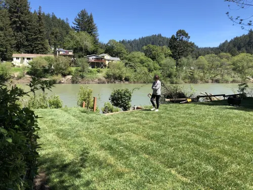 Wildwood Gardens Scenic Rustic Vacation Retreat on the River