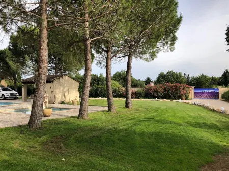 Maison Avec Grande Piscine Individuelle Отели в г. Нов