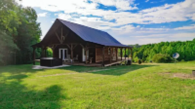 Rustic Comfort at Puritan Ridge, 3 bed 2 bath cabin on 180 stunning acres!