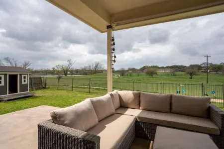 2 King Beds in This Relaxing Home on the Greenbelt.