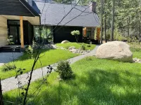 Après Cabin - Designer Lake Cabin Near North Cascade National Park in Mazama, WA