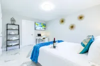 Encanto Luxury Home