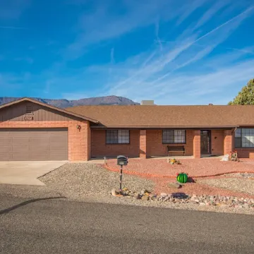 Mingus Mountain Vista: Views, Shopping, Relaxation. 20 Minutes to Sedona