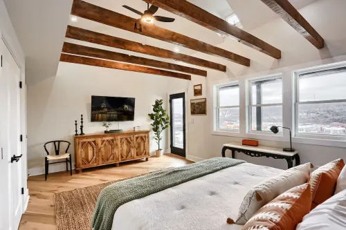 NFL Draft + VIP Fan Basecamp + Close to Acrisure + Hot Tub + Firepit + Views