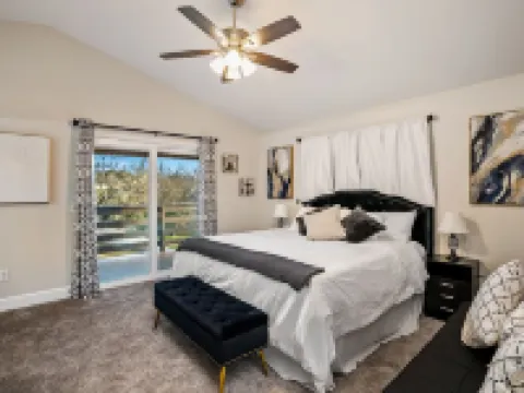 Modern home, Dog Agility Run, Game Room, Fire Pit & New Playground Hotels in Atascadero