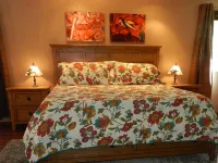 Bison Lodge For Quiet Contemplation, Modern Conveniences, AC/Wifi & Pets