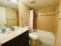 Beautiful And Updated 1 Bedroom Condo In DTC W/ VIEWS!
