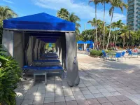 Incredible apartment overlooking the intracoast. Parking included