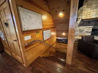 Big Mountain Views,  Minutes to Wineries, Hot Tub