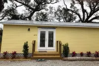 Relax by Wabasso Beach-18 Min Away-Your Perfect Micco Retreat - Summer Specials Hotel in zona Sebastian Inlet State Park Hammock Trail