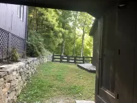 Private Annex/Former Artist Studio Hotel dekat Hollister House Garden
