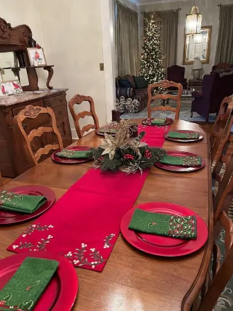 Historical Natchitoches Home, close to downtown and Cane River. Отели рядом с достопримечательностью «Парк Хайленд Парк»