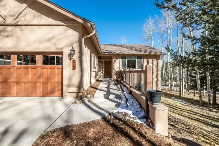 Cozy Mountain Retreat for the Holidays! December Special!