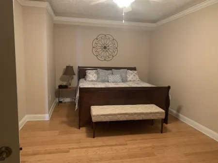 Lakefront Luxury 2Br/2Ba Lake View /Beach/Indoor Pool/Private balcony Отели в г. Дженива-он--Лейк