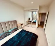 Modern Apartment With Gym, Sauna, Pool & City Access Hotels near South Melbourne Night Market
