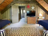 Lakefront cabin in quiet cove on Lake Hartwell