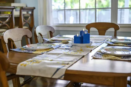 Clean Home Large Heated-Pool - 3/2 +Ofc/den - 3 Miles to Beach "Jupiter Escape" Отели рядом с достопримечательностью «Uptown Art Jupiter»