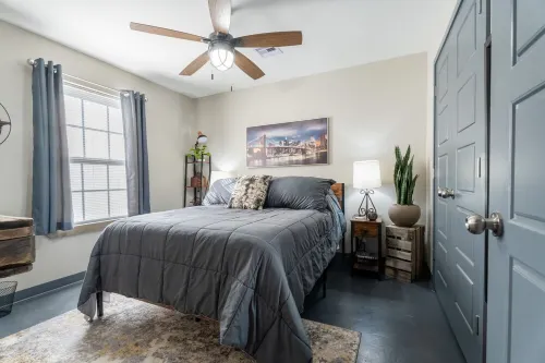 Take a trip to the Industrial Age in this centrally-located townhome. Hotels in Springdale