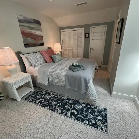Edisto Beach Peach!—beautiful renovated condo on golf course & close to beaches