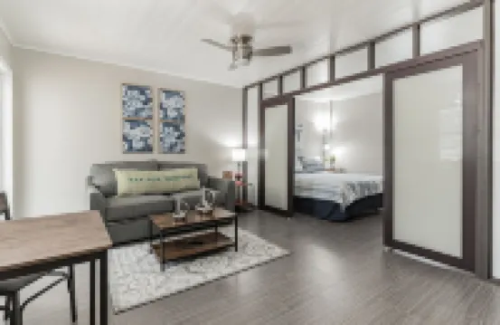 Comfortable beach apartment with pool