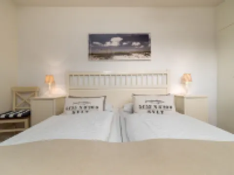 Very close to the beach, central, very well-kept and inviting, WLAN, parking space