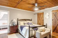 Railway Retreat Station Stay- Sleeps 9 Fifa World Cup 30 mi Away