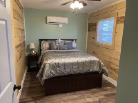 New Near Jamestown Dock - A Hotels in Jamestown