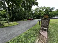 Historical Manor 2 bedroom Unit - Minutes from downtown Middleburg