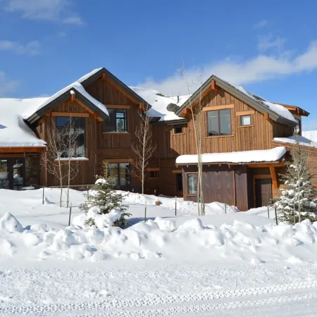 Luxury Getaway of the Rockies, minutes from 5 major ski areas