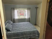 Walden’s Gingerbread House - A Basecamp for Groups, Fenced Yard, Pet Friendly