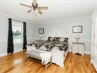 Red River Ranch Retreat- HOT TUB, Views, Pond- Near RRG Hotels in Menifee County