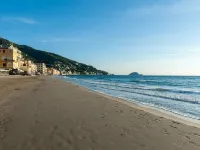 Serenity - with Parking in Alassio