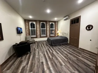 Cozy 1 bedroom apartment located in beautiful downtown New Ulm Mn. Hotels near The Putting Green, Inc