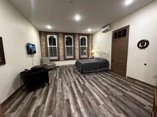 Cozy 1 bedroom apartment located in beautiful downtown New Ulm Mn.