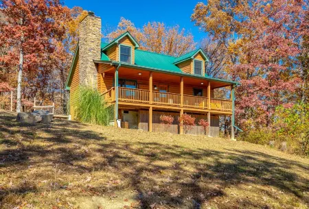 Cast Iron Cabin - Hot Tub & Mountain View - Near Chattanooga