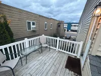2-Bedroom Apartment in the Heart of Downtown Munising ミューニシングのホテル