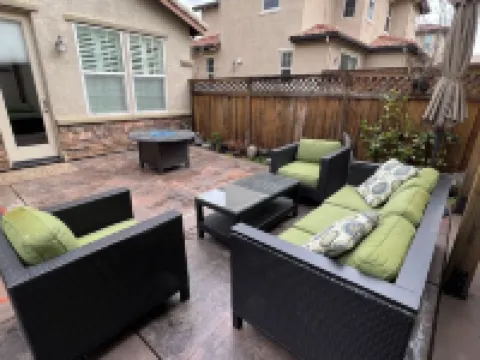 Coastal Vibes • Cal King Bed • Trails Hoteles en Folsom