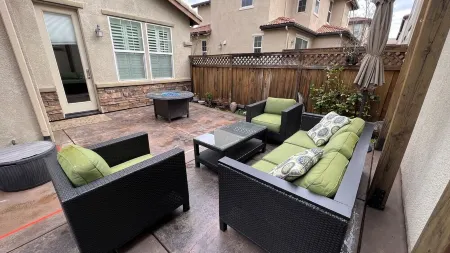 Coastal Vibes • Cal King Bed • Trails Отели в г. Фолсом