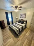 3/2 near Casino, Plants, Restaurant & Lake Charles Creole Nature Trail Adventure Point附近的飯店