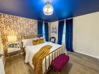 2 minutes from Elvis's Birthplace 5 miles from downtown Tupelo MS.