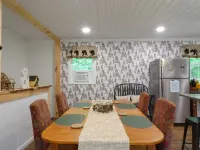 3 bedroom cabin in Chestertown with hot tub, fireplace, fire pit, wifi, and more