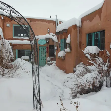 CASA FLORA Quiet & Cozy Downtown Plaza Apartment