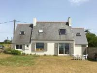 House facing the sea, feet in the water. - 3-Star