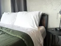 Peaceful Retreat: Modern, Moody, w/ Mountain Views, Covered Deck + Firepit