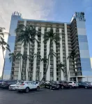 16P - Permitted penthouse end unit at the Hawaiian Princess - best view on Oahu Отели рядом с достопримечательностью «Nanakuli Public Library»