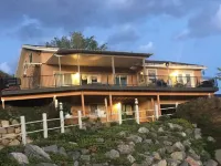 awesome valley views, with all your home needs plus the “little extras” Hotel dekat Alpine Tabernacle/American Fork FamilySearch Center