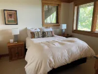Mountain Cabin in Brevard, Private Apartment, Incredible Views, Close to Town. Hotels near Sliding Rock