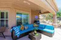 "Flying Cloud Inn" Private hilltop escape, heated pool, " hot tub" w/view.