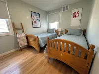 Salty Dog: South End Sunsets - Dog Friendly 2 Short Blocks to 42nd Street Beach