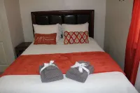 Experience Belleville in a 2 Br Cozy Home with a Stl Cardinals Theme.